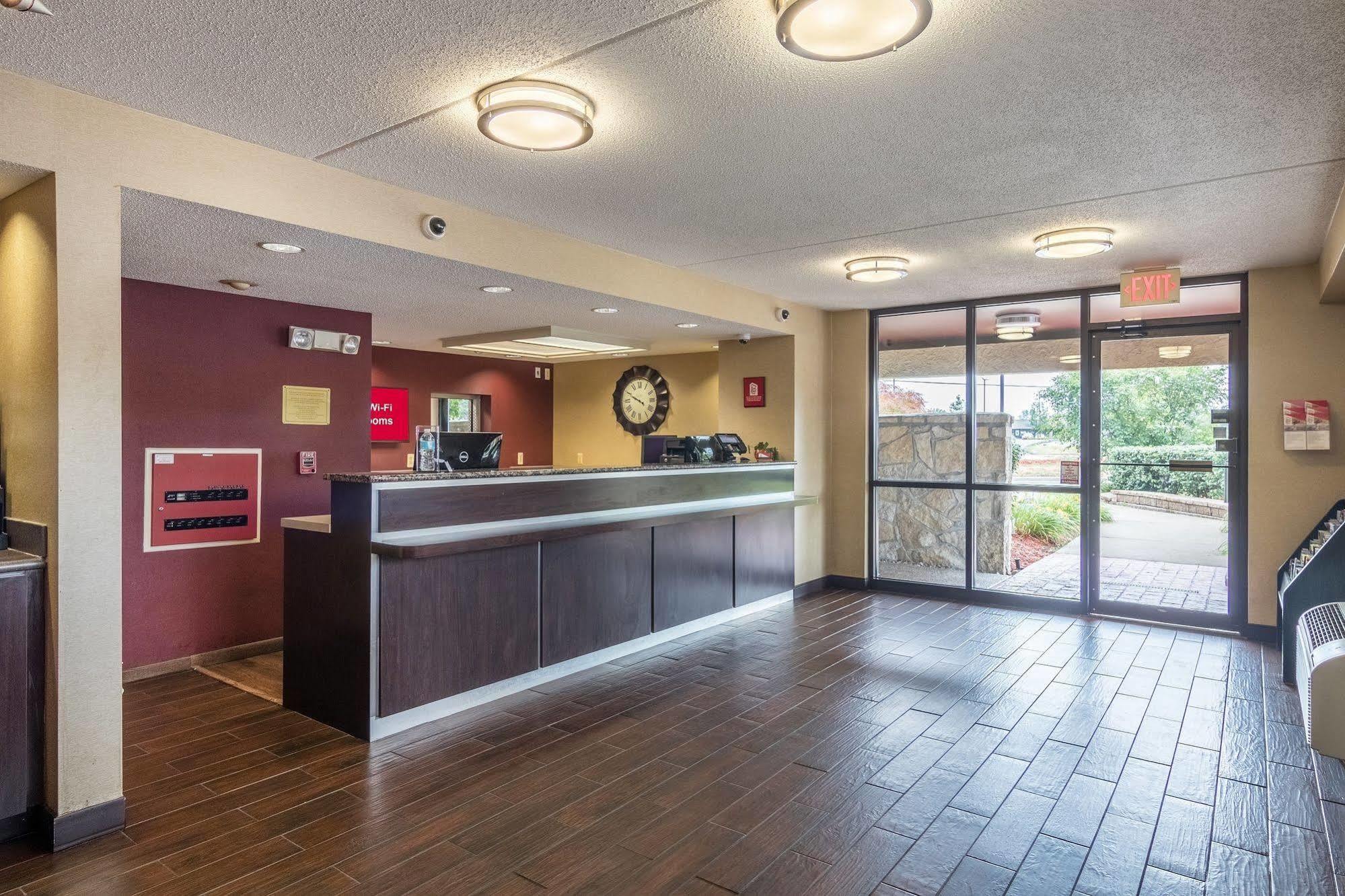 Red Roof Inn Detroit Metro Airport - Belleville Bagian luar foto